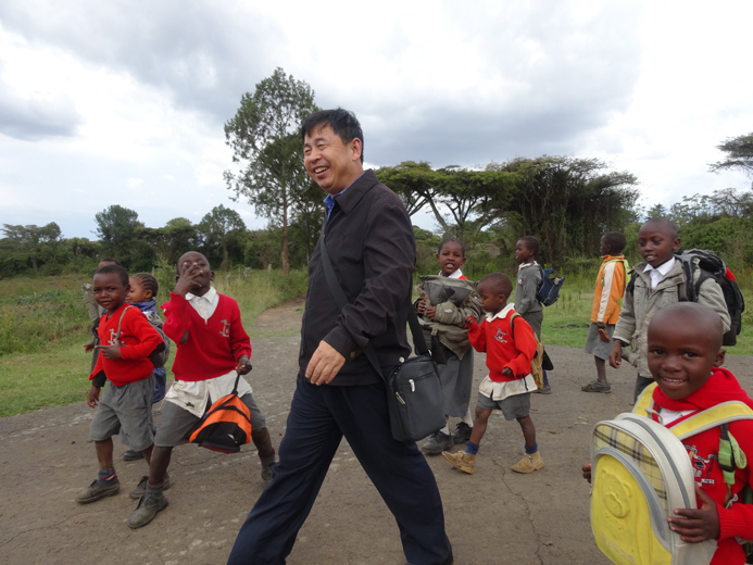 125中国专家来了.jpg 125中国专家来了.jpg